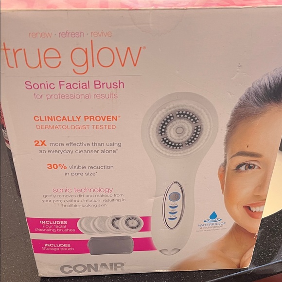 Conair True Glow Sonic Facial Brush - White - Picture 1 of 5
